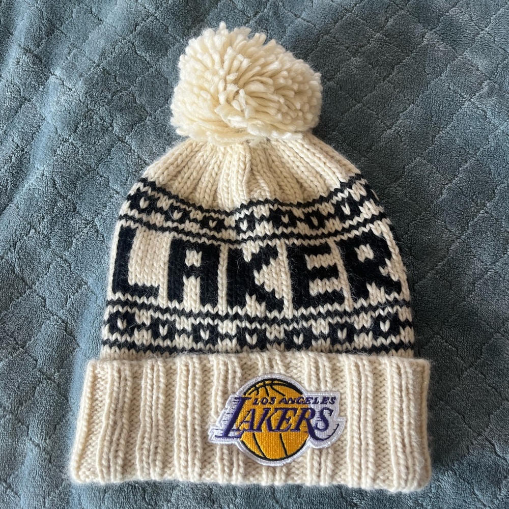 NBA Los Angeles Lakers Knit Pom Beanie Hat Cream Black OSFM‎ Basketball